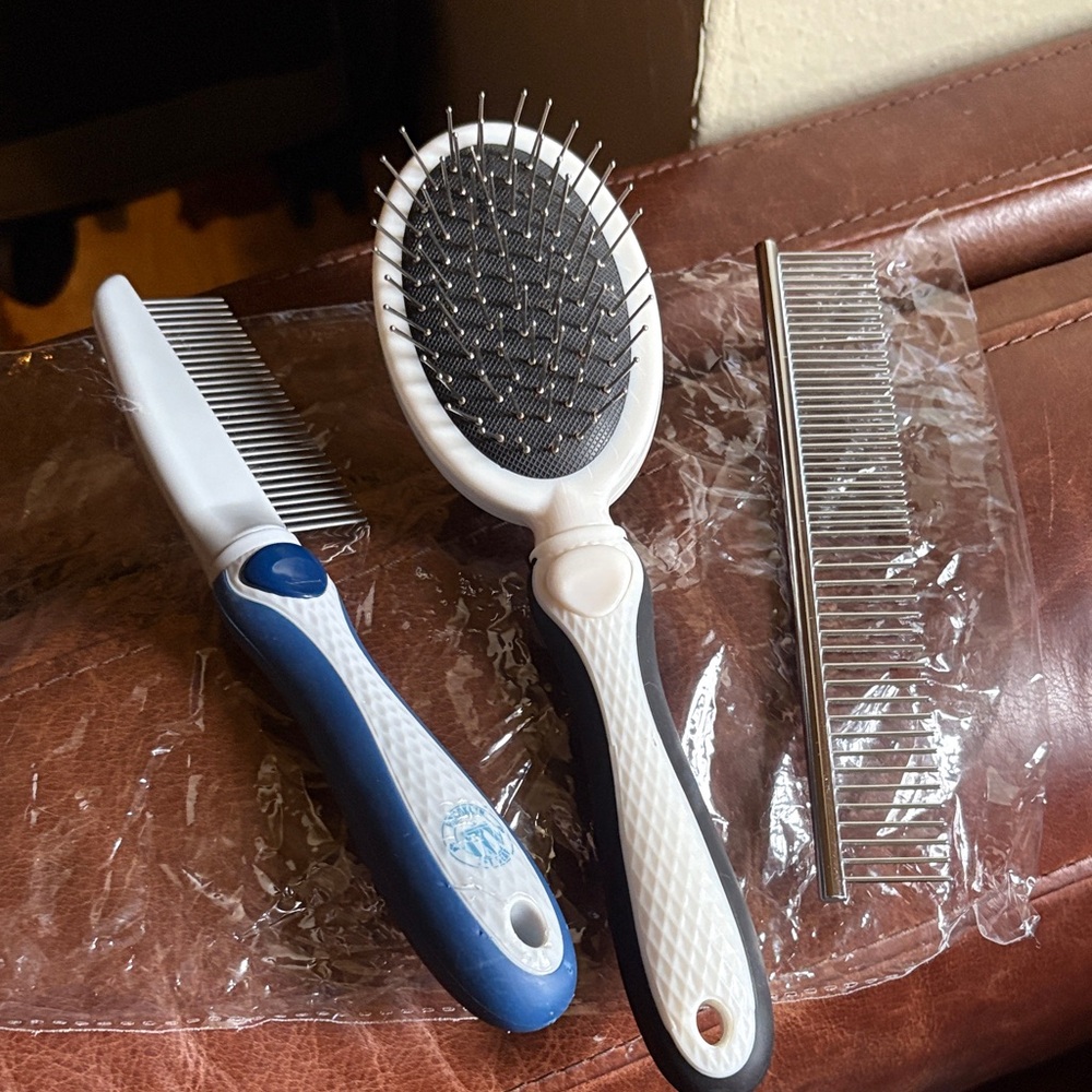 Dog Dual-Sided Grooming Brush and Comb Set -